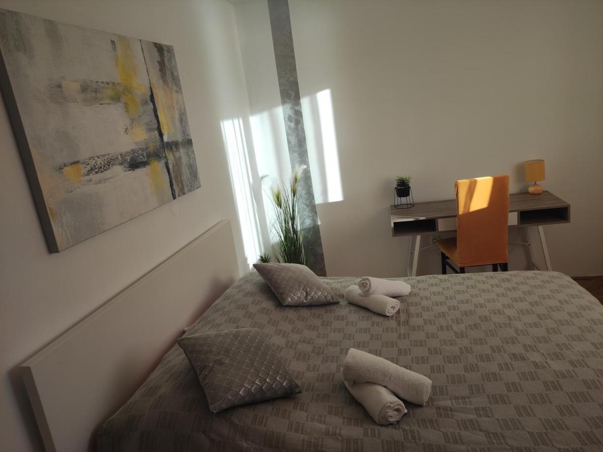 Apartman Lamia S Pogledom Na More Rijeka Exterior photo