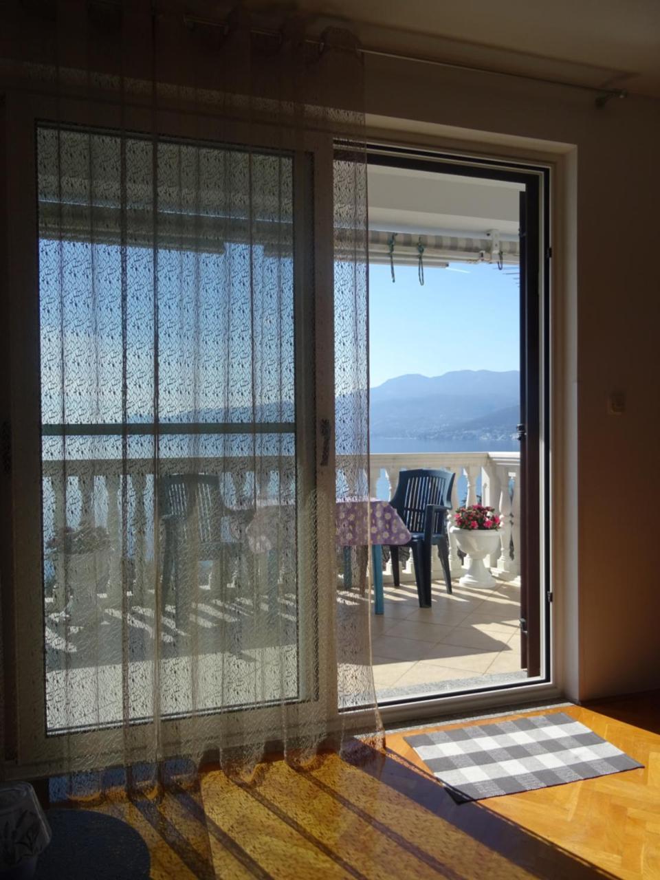 Apartman Lamia S Pogledom Na More Rijeka Exterior photo
